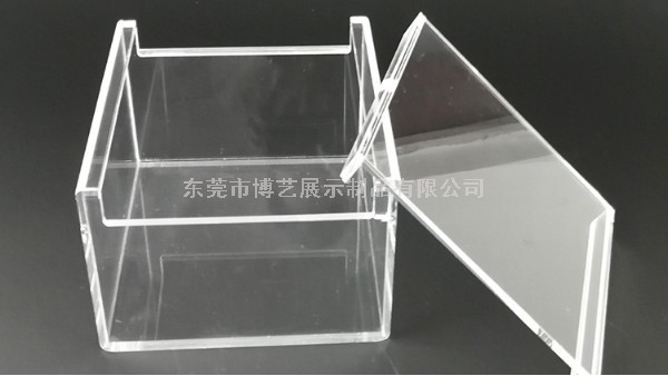 在定制亞克力展示架時，絲印應該注意一些什么事項呢？